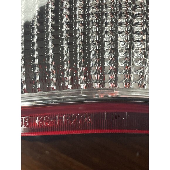 Tail Light Eagle Eyes FR278-U000R New - Picture 3 of 16